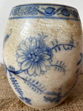 Load image into Gallery viewer, Vintage Villeroy &amp; Boch Onion Storage Pot
