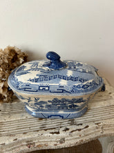 Load image into Gallery viewer, Crazed and Buttery Vintage Willow Pattern Tureen
