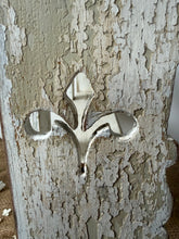 Load image into Gallery viewer, Gorgeous French Chippy White Painted Wooden Shelves
