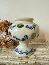 Load image into Gallery viewer, French Vintage St Uze Bulb Pot
