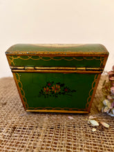 Load image into Gallery viewer, Pretty Floral Metal Box
