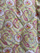 Load image into Gallery viewer, Beautiful Vintage Paisley Eiderdown
