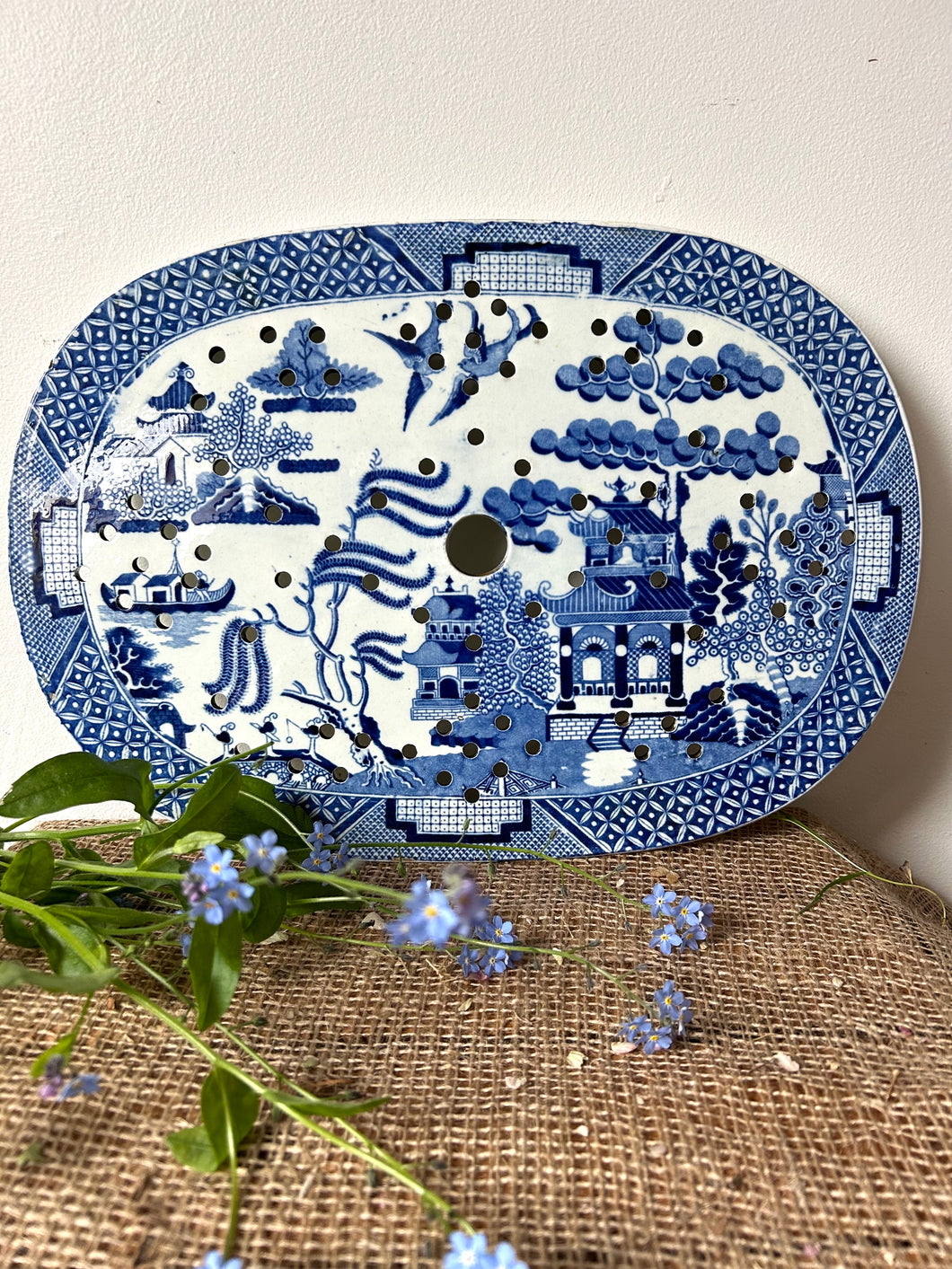 Large Vintage Willow Pattern Drainer