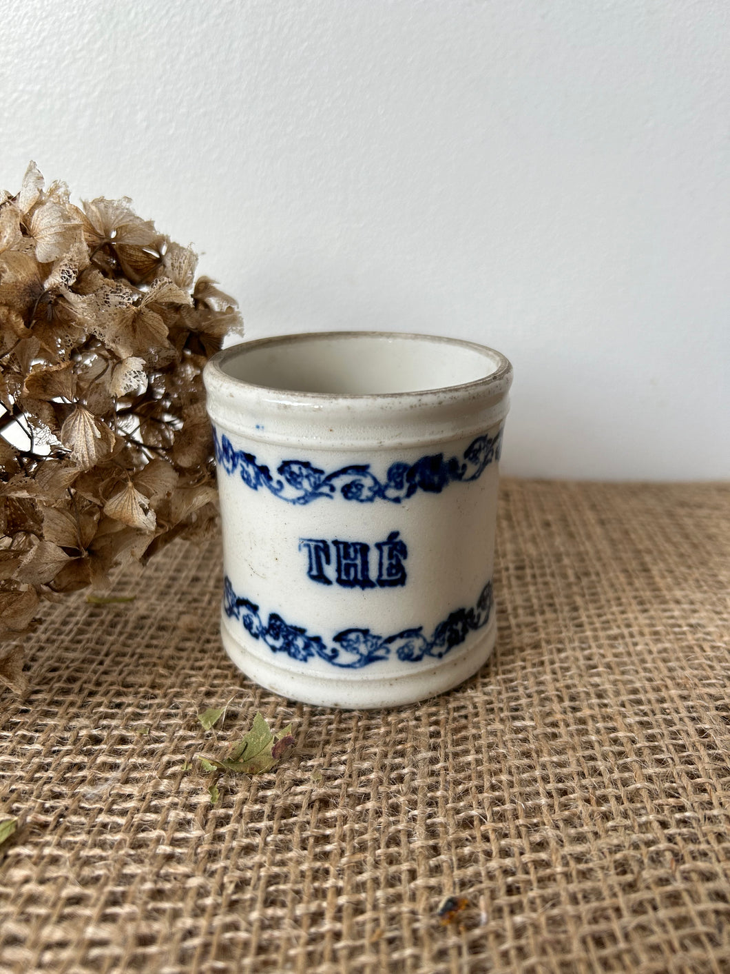 St Uze Blue and White Thé Pot