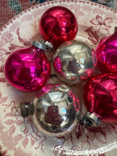 Load image into Gallery viewer, Set of 6 Mercury Glass Baubles
