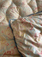 Load image into Gallery viewer, Super Gentle Duck Egg Blue Vintage Paisley Eiderdown
