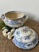 Load image into Gallery viewer, Vintage Blue and White Lidded Pot
