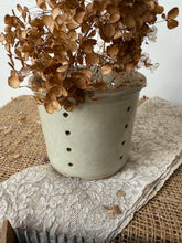 Load image into Gallery viewer, French Vintage Faisselle
