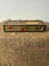 Load image into Gallery viewer, Very Pretty Roger &amp; Gallet Vintage Soap Box
