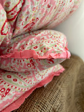 Load image into Gallery viewer, Pink Paisley Ribbon Edged Eiderdown
