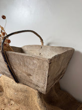Load image into Gallery viewer, Beautiful Traditional Large French Wooden Trug
