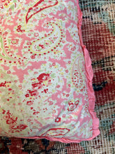 Load image into Gallery viewer, Pink Paisley Ribbon Edged Eiderdown
