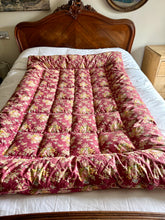 Load image into Gallery viewer, Beautiful Plump Vintage Eiderdown
