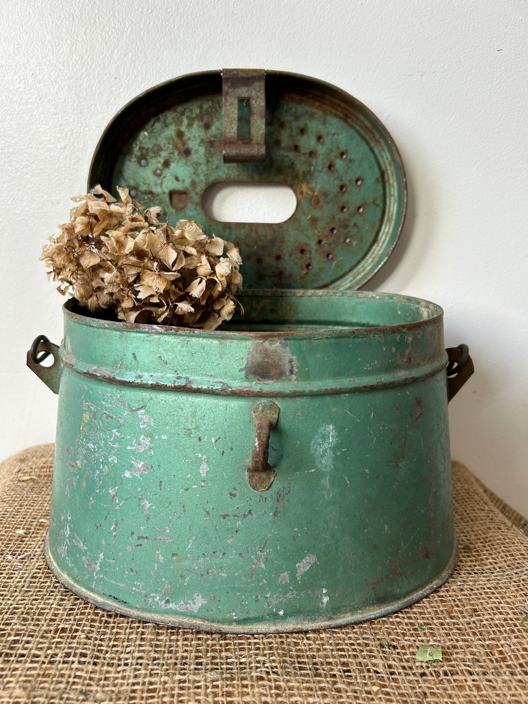 Chippy Green Galvanised French Bait Box