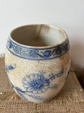 Load image into Gallery viewer, Vintage Villeroy &amp; Boch Onion Storage Pot
