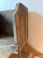 Load image into Gallery viewer, French Rustic Washbox
