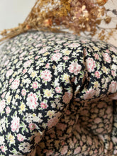 Load image into Gallery viewer, Beautiful Double Ditsy Vintage Eiderdown
