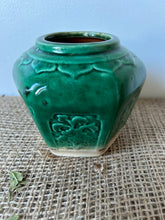 Load image into Gallery viewer, Beautiful Jade Green Ginger Jar
