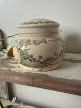 Load image into Gallery viewer, Iconic French Vintage Roger &amp; Gallet Savon Pot
