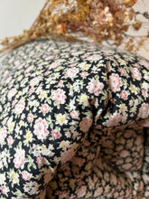 Load image into Gallery viewer, Beautiful Double Ditsy Vintage Eiderdown
