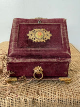 Load image into Gallery viewer, French Vintage Velvet Keep Sake Box
