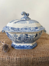 Load image into Gallery viewer, Fabulous Vintage Blue and white Tureen
