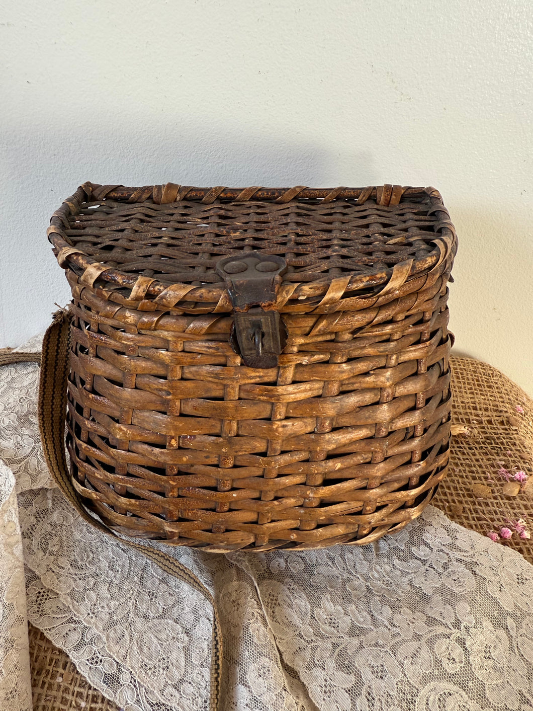 French Vintage Wicker Panier