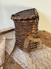 Load image into Gallery viewer, French Vintage Wicker Panier
