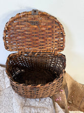 Load image into Gallery viewer, French Vintage Wicker Panier
