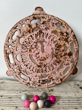 Load image into Gallery viewer, Rustic French Hen Trivet

