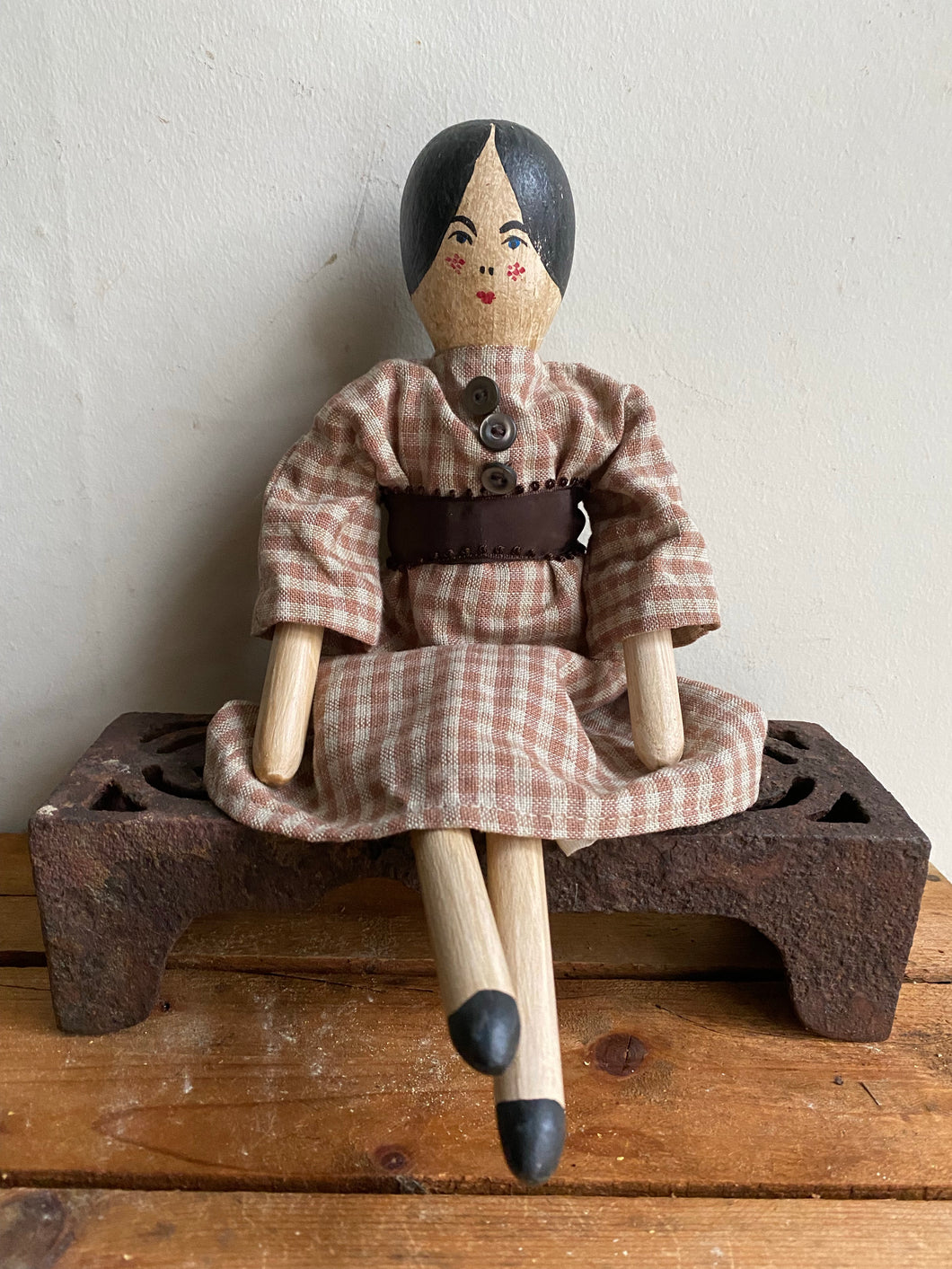 Gorgeous Vintage Peg Doll